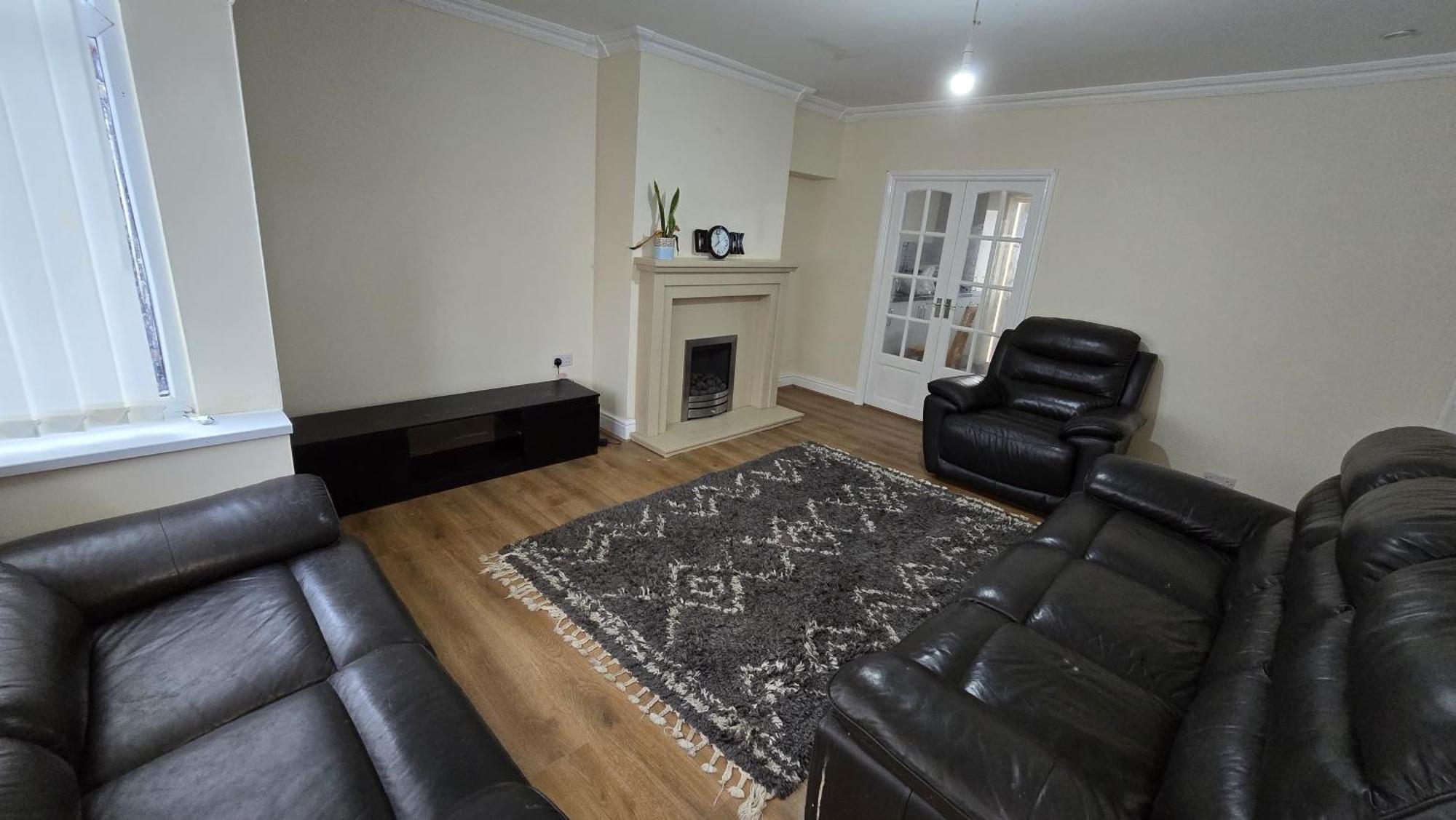 Entire Three Bedroom House In Birmingham Extérieur photo