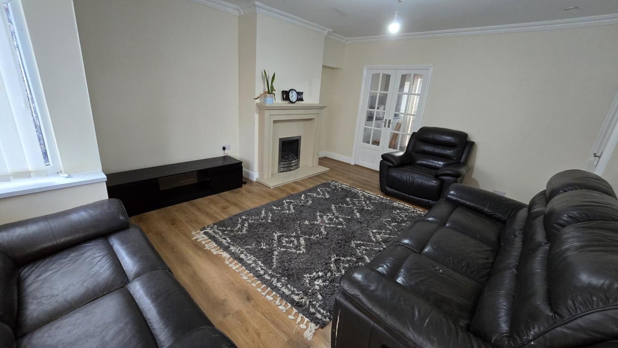 Entire Three Bedroom House In Birmingham Extérieur photo
