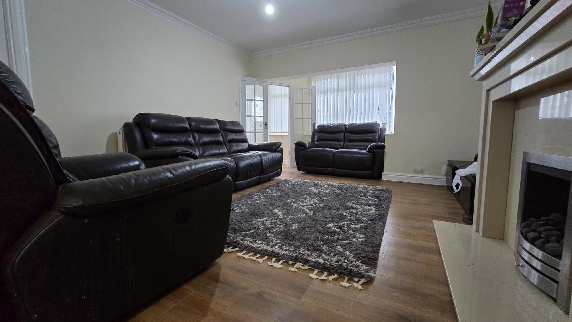 Entire Three Bedroom House In Birmingham Extérieur photo