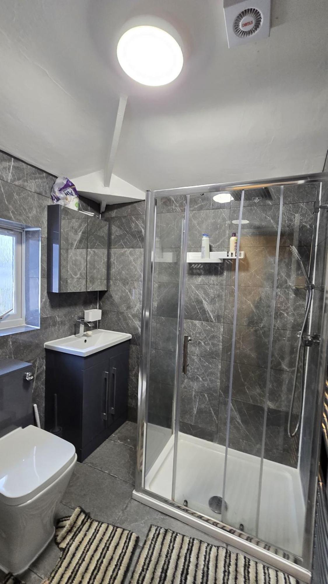 Entire Three Bedroom House In Birmingham Extérieur photo