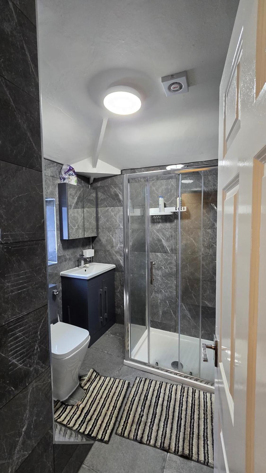 Entire Three Bedroom House In Birmingham Extérieur photo
